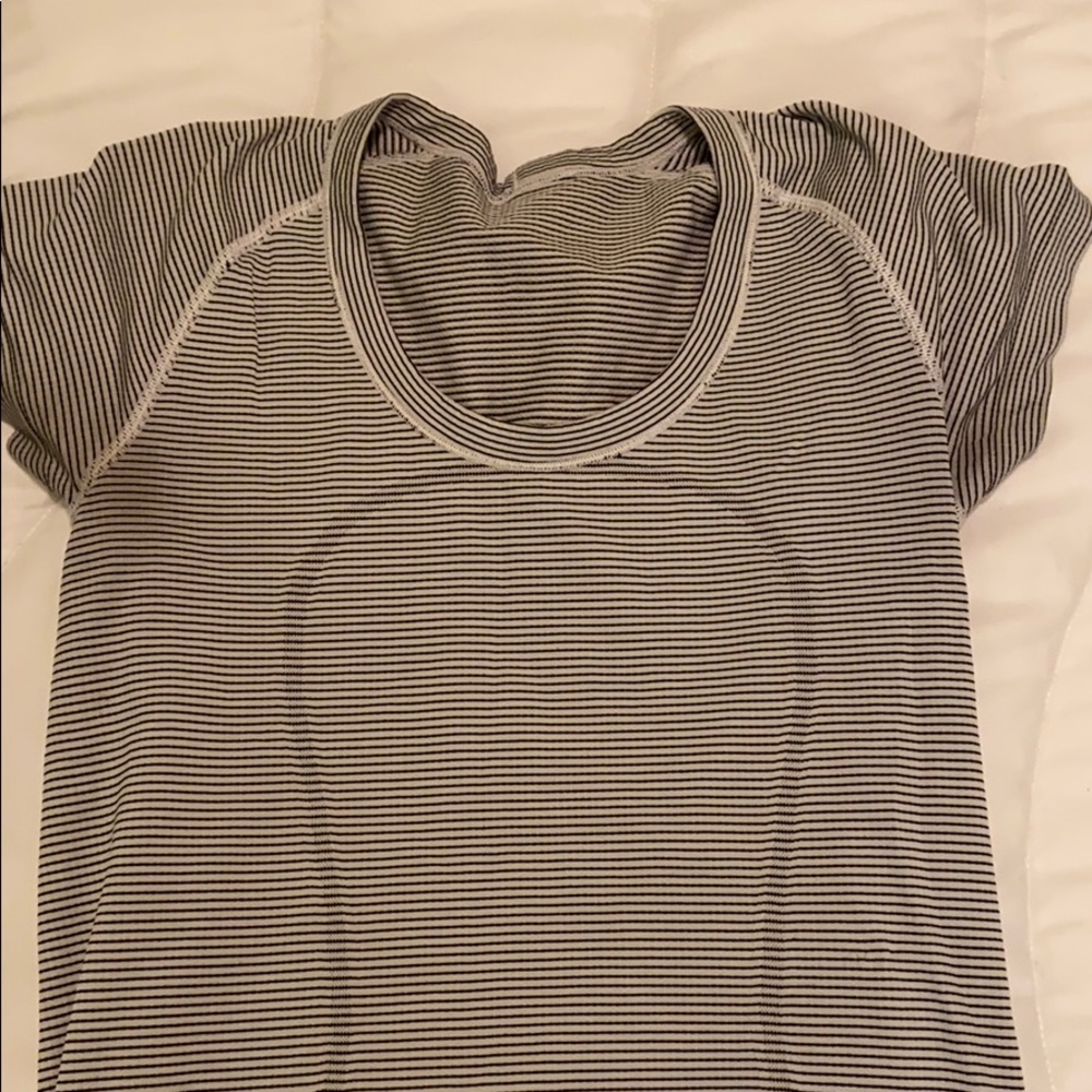 Lulu lemon t-shirt!